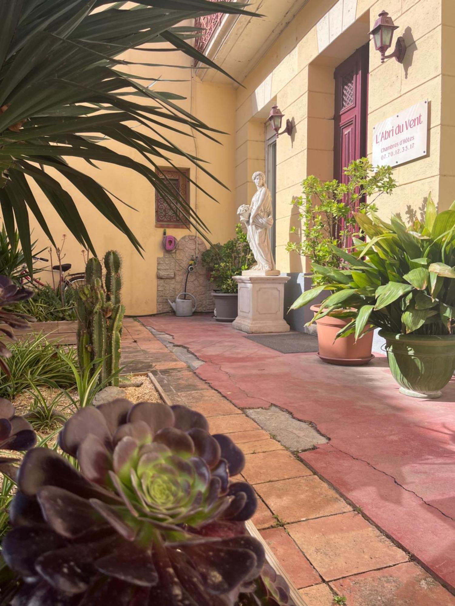 Bed & Breakfast Abri Du Vent, Et *